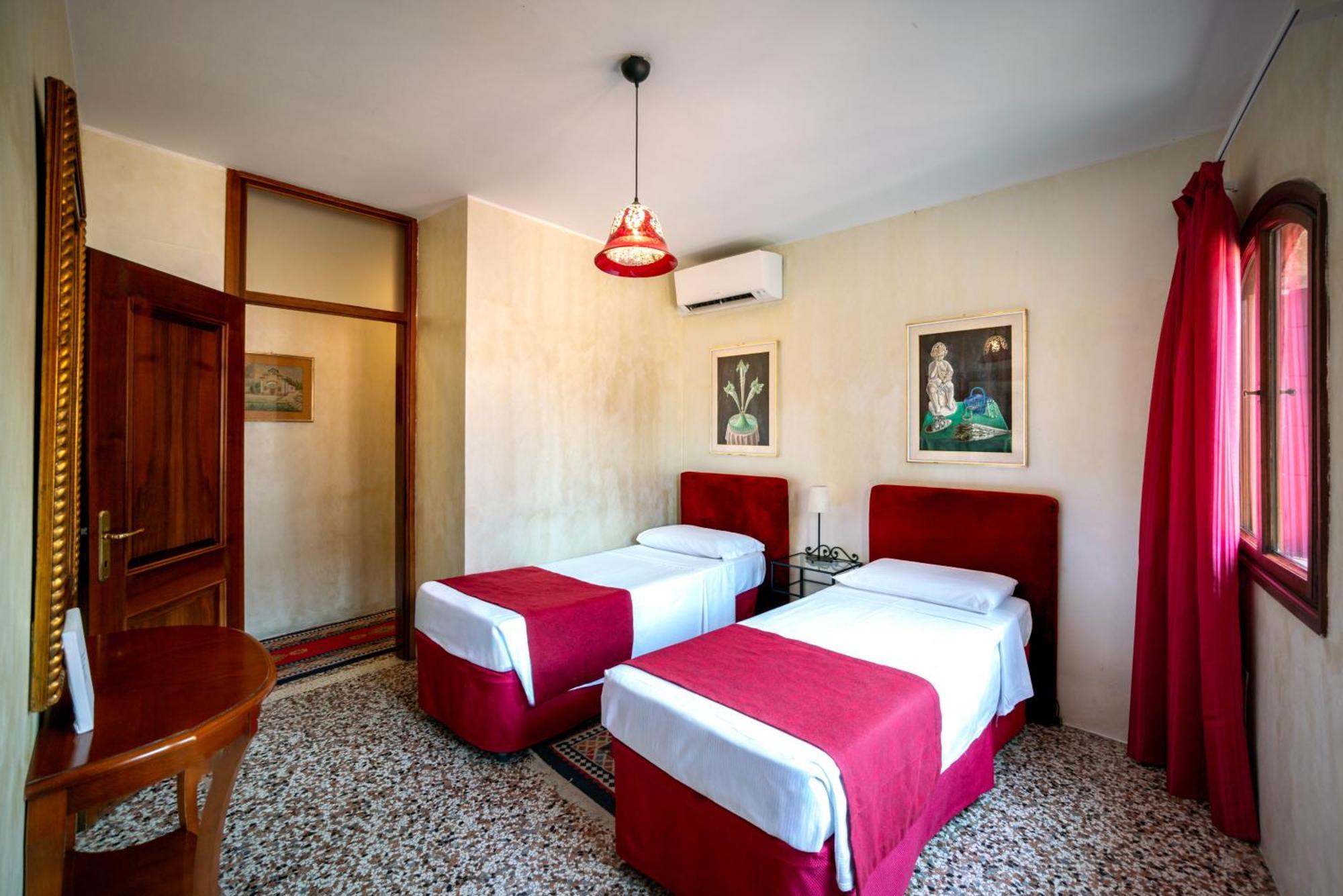 Hotel Palazzo San Luca Venedig Zimmer foto