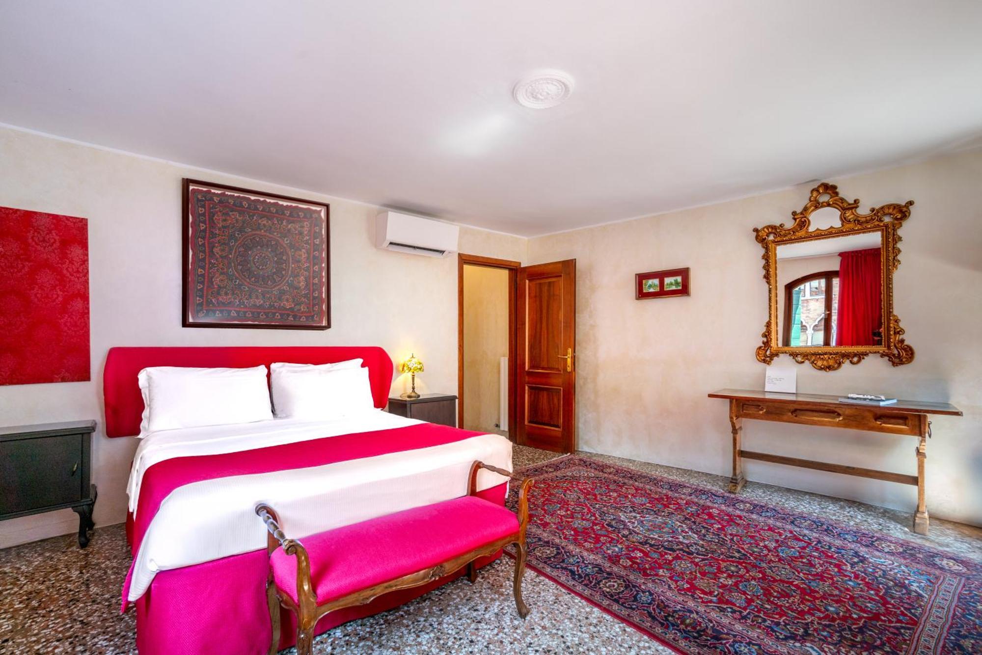 Hotel Palazzo San Luca Venedig Zimmer foto