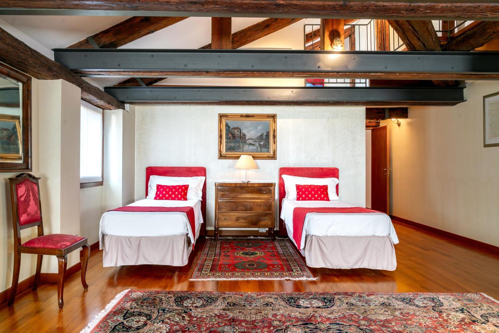 Hotel Palazzo San Luca Venedig Zimmer foto