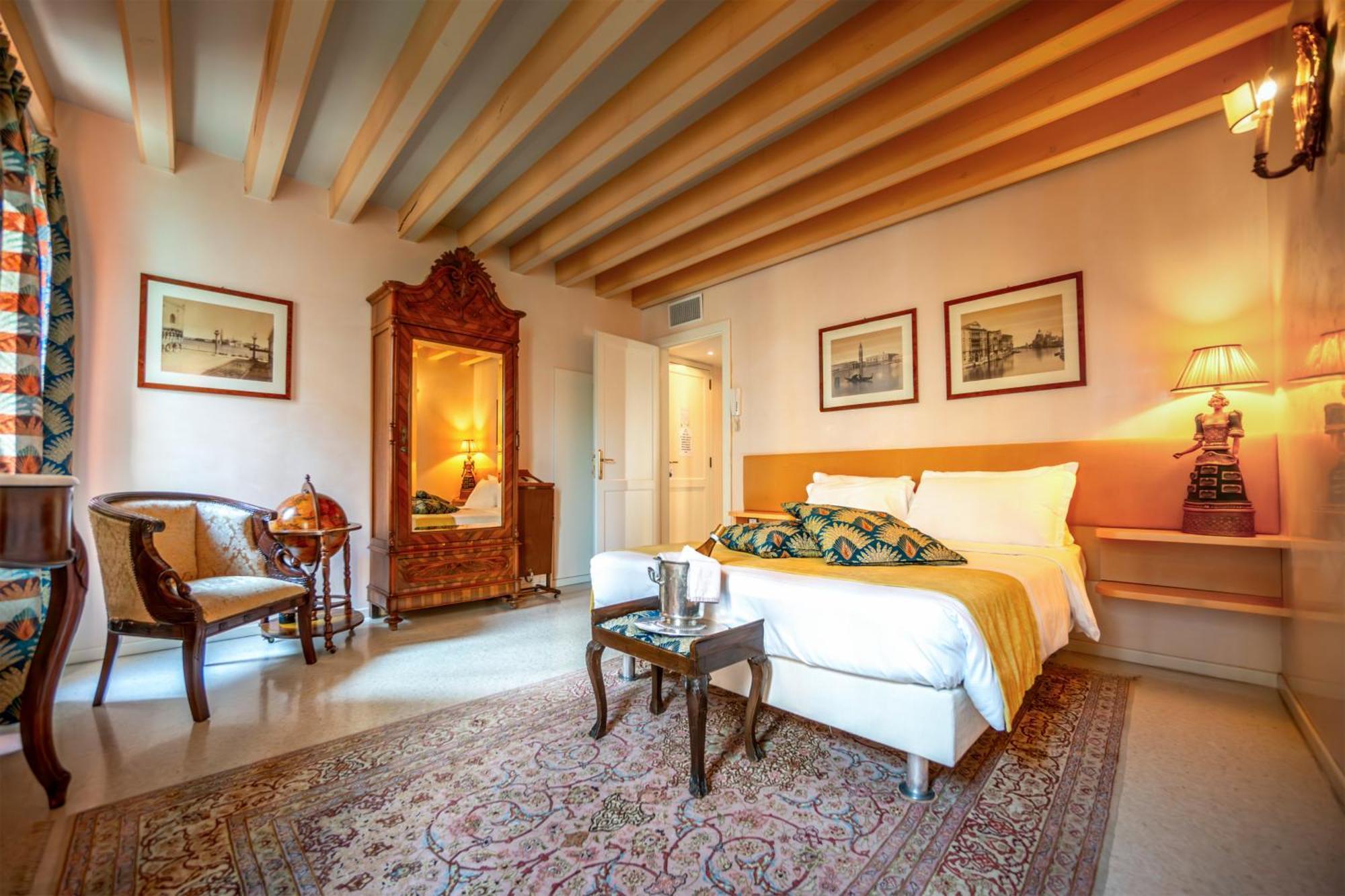 Hotel Palazzo San Luca Venedig Zimmer foto