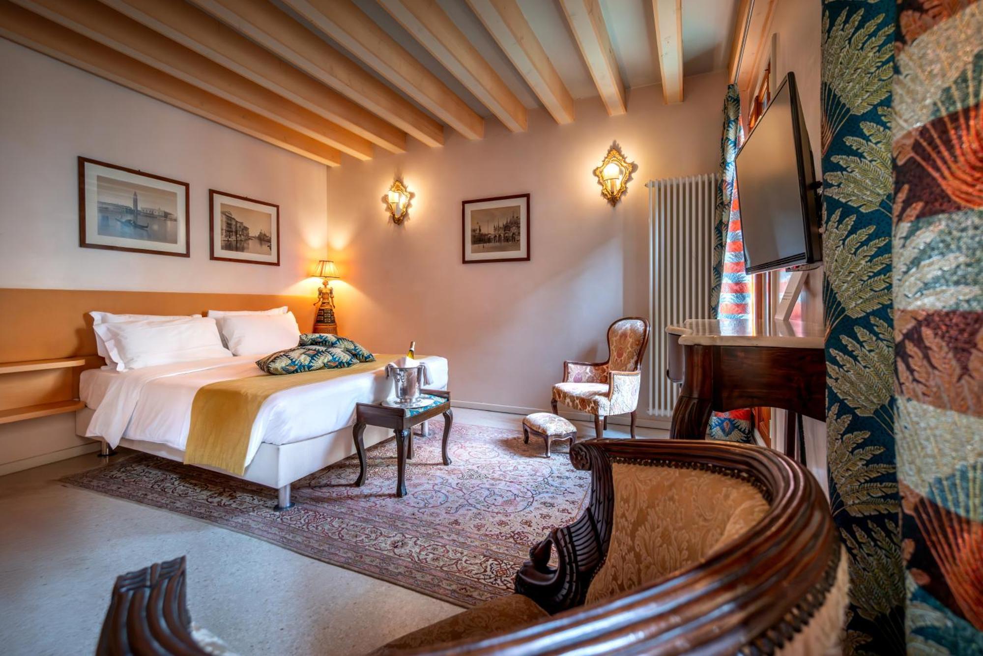 Hotel Palazzo San Luca Venedig Zimmer foto